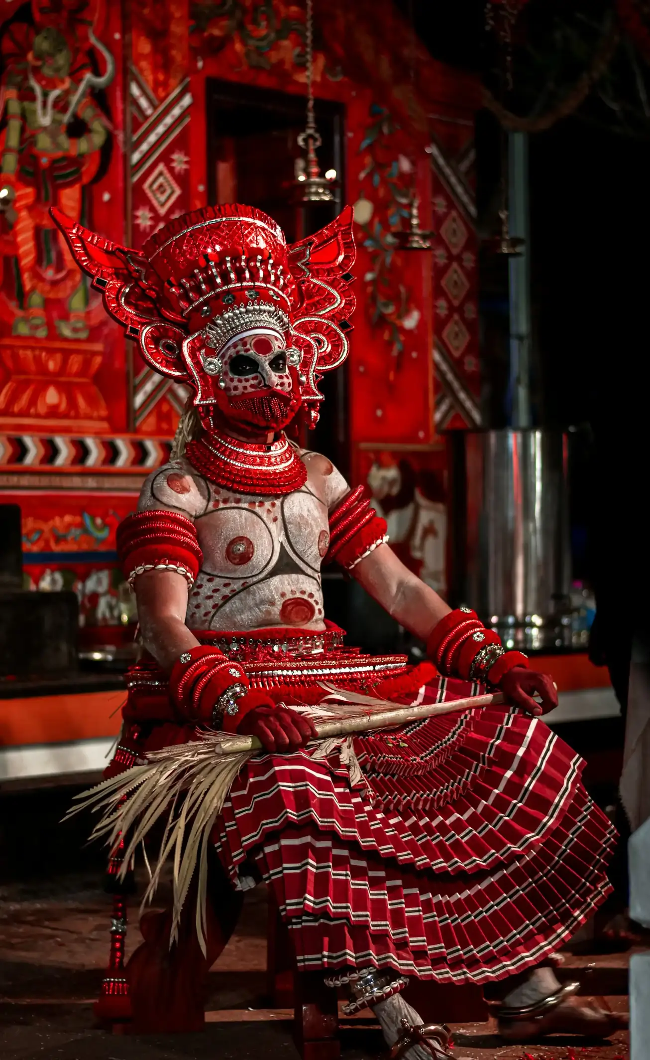 Kannur Fort with panoramic views of the Arabian Sea, traditional handloom weaving, Theyyam performance, and local cuisine.