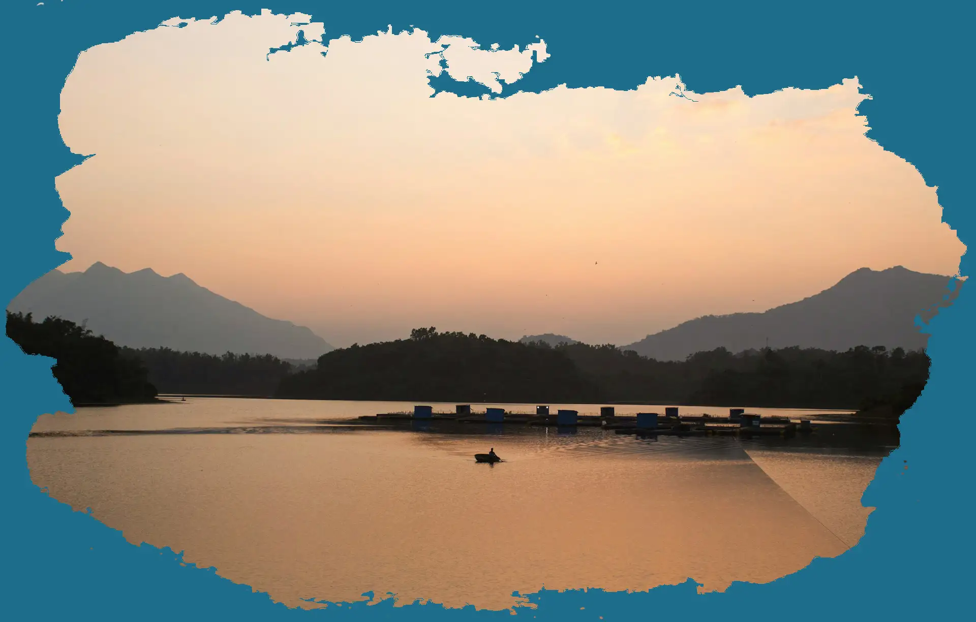 Reise-Paket in Kerala, das die malerischen Hügel von Wayanad und die ruhigen Strände im Norden von Kerala präsentiert und eine Mischung aus natürlichen Landschaften, kulturellen Erlebnissen und Entspannung bietet.